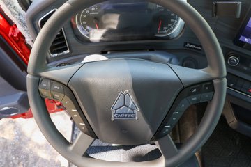 ����HOWO TX7-N ����� 12.5L LNG 480���� 6X4 �й�����12�� ǣ����ͼƬ