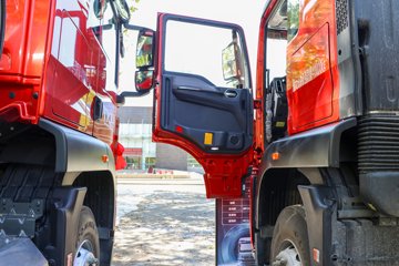 ����HOWO TX7-N ����� 12.5L LNG 480���� 6X4 �й�����12�� ǣ����ͼƬ