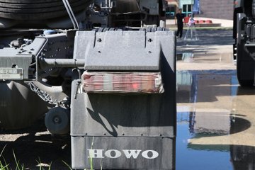 ����HOWO TX7-N ����� 12.5L LNG 480���� 6X4 �й�����12�� ǣ����ͼƬ