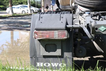 ����HOWO TX7-N ����� 12.5L LNG 480���� 6X4 �й�����12�� ǣ����ͼƬ