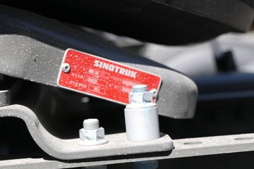 ����HOWO TX7-N ����� 12.5L LNG 480���� 6X4 �й�����12�� ǣ����ͼƬ