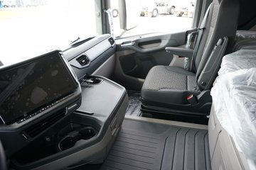 ˹��������500Rϵ�� ������ 12.7L���� 500���� 6X2R AMT�Զ���ǣ����ͼƬ