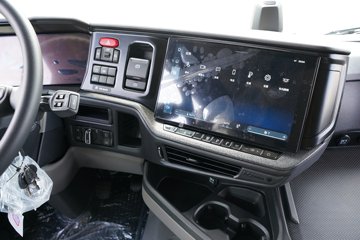 ˹��������500Rϵ�� ������ 12.7L���� 500���� 6X2R AMT�Զ���ǣ����ͼƬ