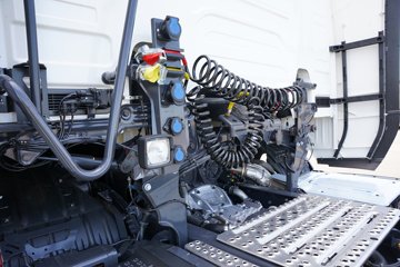 ˹��������500Rϵ�� ������ 12.7L���� 500���� 6X2R AMT�Զ���ǣ����ͼƬ