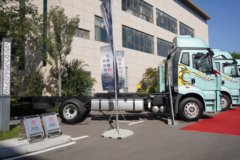 一汽解放J6G Pro领航版 7.8L柴油 380马力 4X2 万里扬10档 AMT自动档 高顶 6.75米栏板载货车 一汽解放J6G Pro领航版 7.8L柴油 380马力 4X2 万里扬10档 AMT自动档 高顶 6.75米栏板载货车