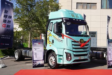 一汽解放J6G Pro领航版 7.8L柴油 380马力 4X2 万里扬10档 AMT自动档 高顶 6.75米栏板载货车