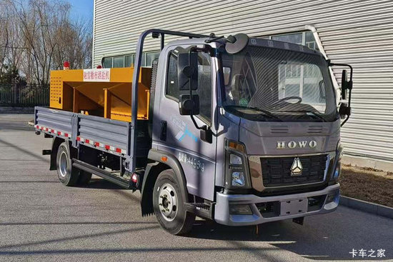 ����HOWO�Ῠ ͳ˧ 160���� 4X2 8�������� ��ѩ��