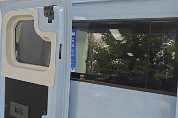 Զ�� ����V6E���ܰ� 2.3T 6�� 4.845�״��綯����;���ó�46.08kWhͼƬ