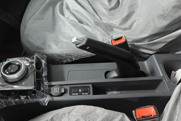 Զ�� ����V6E���ܰ� 2.3T 6�� 4.845�״��綯����;���ó�46.08kWhͼƬ