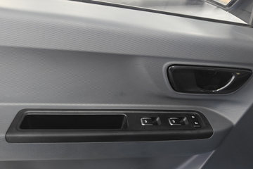 Զ�� ����V6E���ܰ� 2.3T 6�� 4.845�״��綯����;���ó�46.08kWhͼƬ