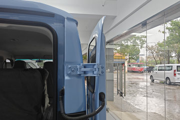 Զ�� ����V6E���ܰ� 2.3T 6�� 4.845�״��綯����;���ó�46.08kWhͼƬ