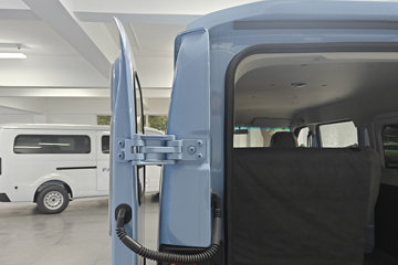 Զ�� ����V6E���ܰ� 2.3T 6�� 4.845�״��綯����;���ó�46.08kWhͼƬ