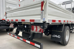 江淮 骏铃V3 金元宝 140马力 3.37米排半栏板轻卡