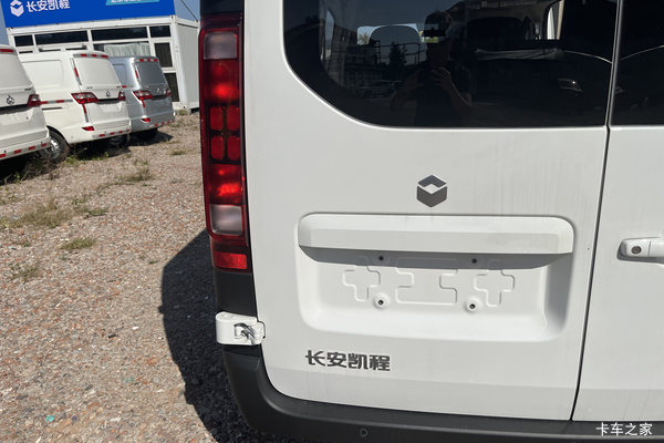 V919电动封闭厢货限时促销中 优惠0.8万