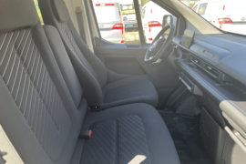 V919&nbsp;电动封闭厢货驾驶室图片