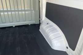 睿行EM60&nbsp;电动封闭厢货货厢图片