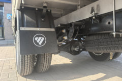 福田祥菱M2 Plus 2L汽油 144马力 东安5档 3.8米排半栏板微卡