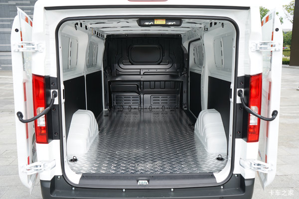 长安跨越星光 2025款 舒适长续航版 3座 纯电动封闭货车