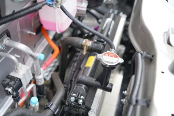 ������Խ ����EV �콢�� Һɲ 3.8�׵��Ŵ��綯����΢�� ����ʱ��55.64kWhͼƬ