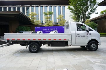 ������Խ ����EV �콢�� Һɲ 3.8�׵��Ŵ��綯����΢�� ����ʱ��55.64kWhͼƬ