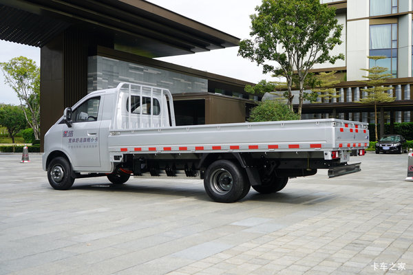 购星塔EV电动载货车 享高达0.1万优惠