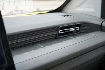 ������Խ ����EV �콢�� Һɲ 3.8�׵��Ŵ��綯����΢�� ����ʱ��55.64kWhͼƬ