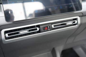 ������Խ ����EV �콢�� Һɲ 3.8�׵��Ŵ��綯����΢�� ����ʱ��55.64kWhͼƬ