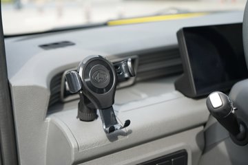 ������Խ ����EV �콢�� Һɲ 3.8�׵��Ŵ��綯����΢�� ����ʱ��55.64kWhͼƬ