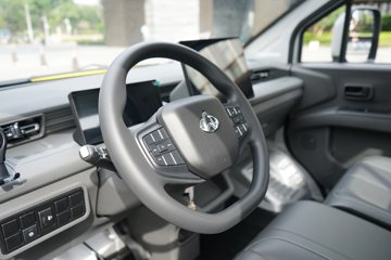 ������Խ ����EV �콢�� Һɲ 3.8�׵��Ŵ��綯����΢�� ����ʱ��55.64kWhͼƬ