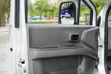 ������Խ ����EV �콢�� Һɲ 3.8�׵��Ŵ��綯����΢�� ����ʱ��55.64kWhͼƬ
