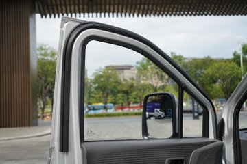������Խ ����EV �콢�� Һɲ 3.8�׵��Ŵ��綯����΢�� ����ʱ��55.64kWhͼƬ