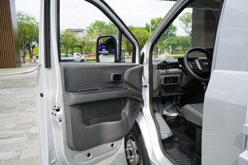 ������Խ ����EV �콢�� Һɲ 3.8�׵��Ŵ��綯����΢�� ����ʱ��55.64kWhͼƬ