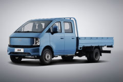 长安跨越 星塔 旗舰版 2L汽油 139马力 万里扬5档 液刹 3.05米双排栏板微卡