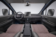 长安跨越 星塔 旗舰版 2L汽油 139马力 万里扬5档 液刹 3.05米双排栏板微卡