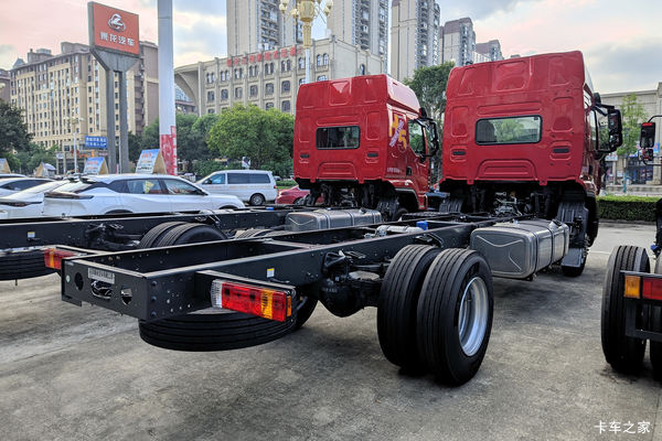 乘龙M3V重庆市火热促销中 让利高达0.15万 乘龙M3V重庆市火热促销中 让利高达0.15万