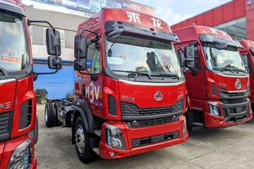 东风柳汽 新乘龙M3 4.3L柴油 240马力 4X2 法士特8档 5.2米栏板载货车