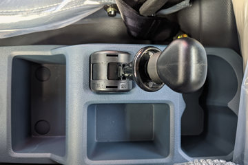 ������������M3V 4.3L���� 240���� 4X2 ��ʿ��8�� 5.2�������ػ���ͼƬ