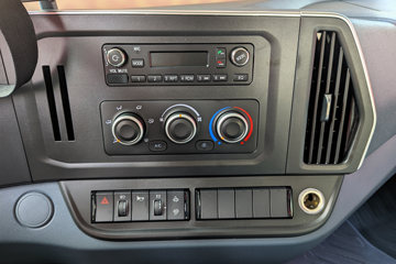 ������������M3V 4.3L���� 240���� 4X2 ��ʿ��8�� 5.2�������ػ���ͼƬ