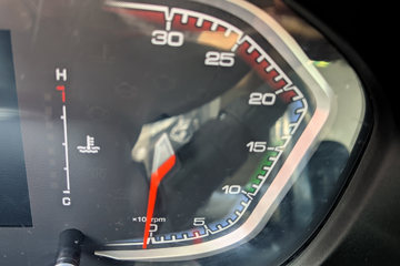 ������������M3V 4.3L���� 240���� 4X2 ��ʿ��8�� 5.2�������ػ���ͼƬ