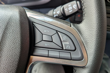 ������������M3V 4.3L���� 240���� 4X2 ��ʿ��8�� 5.2�������ػ���ͼƬ