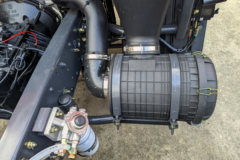 东风柳汽 新乘龙M3 4.3L柴油 240马力 4X2 法士特8档 5.2米栏板载货车