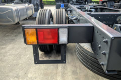 东风柳汽 新乘龙M3 4.3L柴油 240马力 4X2 法士特8档 5.2米栏板载货车