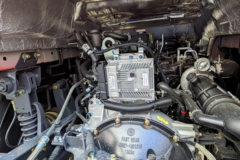 东风柳汽 新乘龙M3 4.3L柴油 240马力 4X2 法士特8档 5.2米栏板载货车