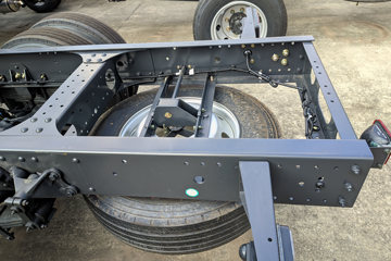 ������������M3V 4.3L���� 240���� 4X2 ��ʿ��8�� 5.2�������ػ���ͼƬ