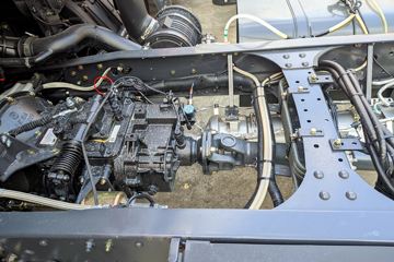 ������������M3V 4.3L���� 240���� 4X2 ��ʿ��8�� 5.2�������ػ���ͼƬ