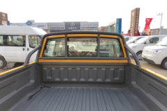 江铃宝典 2.5T柴油 160马力 手动两驱 长轴双排皮卡