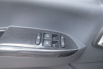 ��������½��� �ഺ�޵а� 2.5L���� 151���� ������6�� 4.17�׵��������Ῠ(����)ͼƬ
