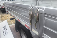 福田奥铃新捷运 青春无敌版 2.5L柴油 151马力 万里扬6档 4.17米单排栏板轻卡(宽体)