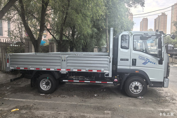 选购中国重汽豪沃统帅让您宽赢天下赚钱有道