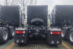 一汽解放 J6P 6X4 纯电动牵引车528.13kWh